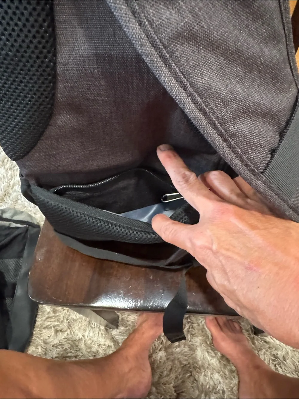 MOSISO Insulated Men's Gray Sling Backpack - Compact Everyday Bag